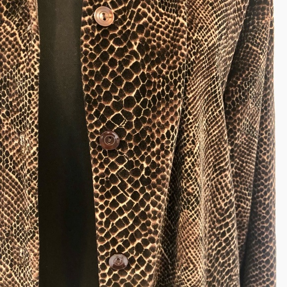 Snake Skin Soft Button Down Long Sleeve Blouse! - Picture 3 of 9